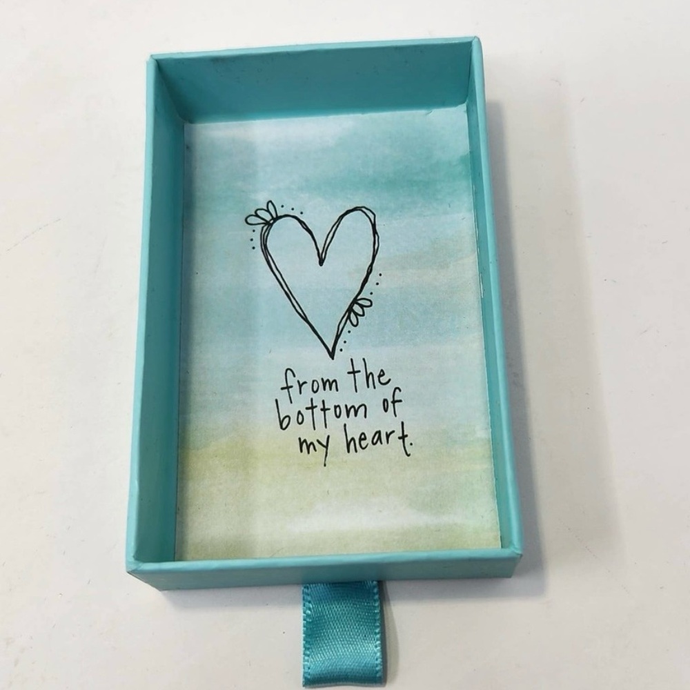 Lisa Leonard necklace. Faith Hope Love - Picture 3 of 5